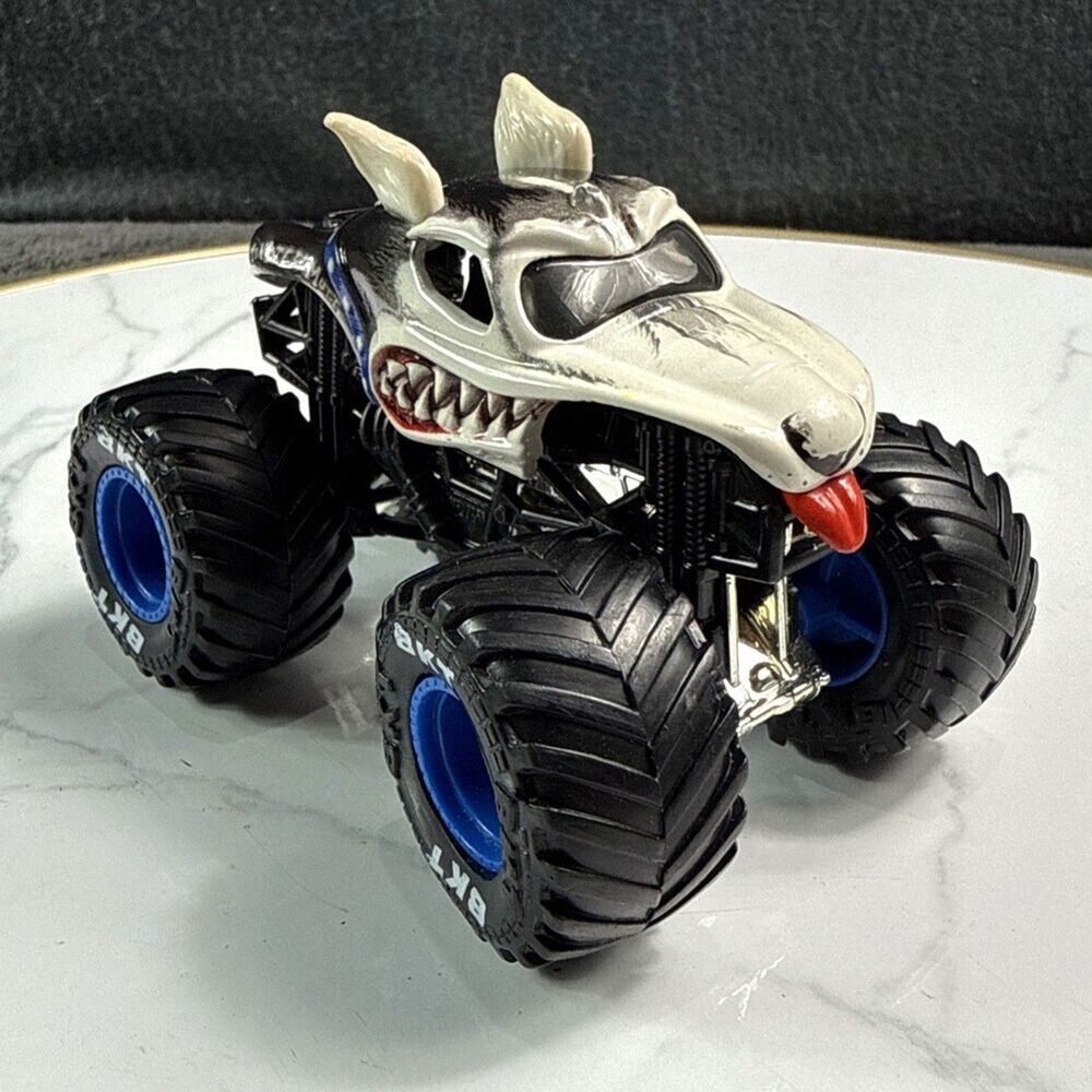 Hot Wheels Monster Jam Monster Mutt Dalmatian Truck 1/64 Diecast White EUC